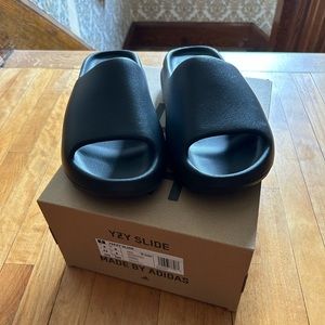 Yeezy Slide